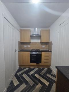 undefined, Liverpool L6