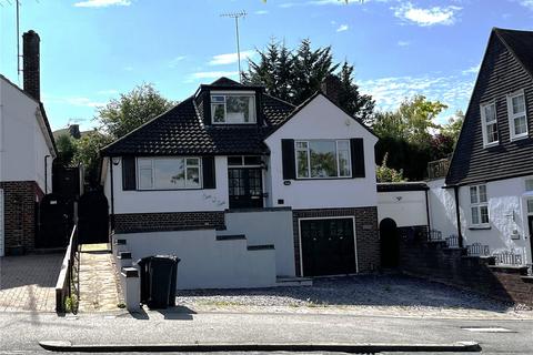 3 bedroom bungalow to rent, Church Hill Road, East Barnet EN4