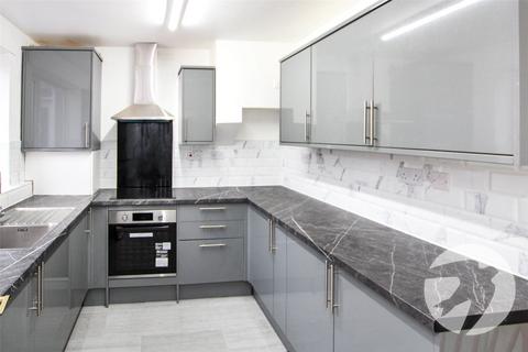 3 bedroom terraced house for sale, Dunkery Road, London, SE9