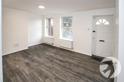 3 bedroom terraced house for sale, Dunkery Road, London, SE9