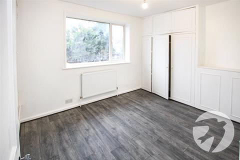 231 Dunkery Road, London, SE9 4HR