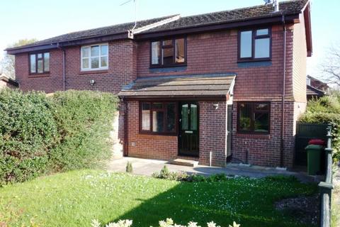 1 bedroom terraced house to rent, Littlebrook Avenue, Slough