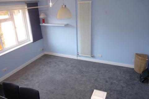 1 bedroom terraced house to rent, Littlebrook Avenue, Slough