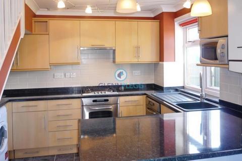 1 bedroom terraced house to rent, Littlebrook Avenue, Slough