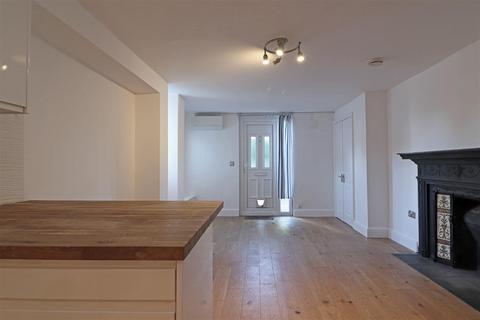 2 bedroom flat for sale, London Road, Redhill