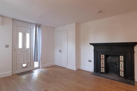 2 bedroom flat for sale, London Road, Redhill