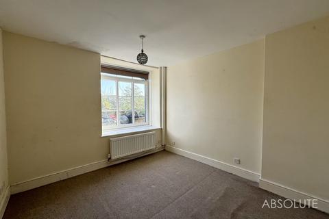 3 bedroom maisonette to rent, Warren Road, Torquay, TQ2