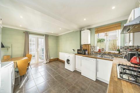 2 bedroom flat for sale, Queens Road, London SW19