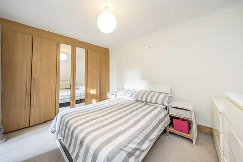 2 bedroom flat for sale, Queens Road, London SW19