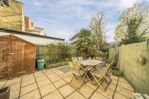 257 Queens Road, London, SW19 8NY