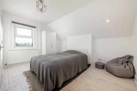 1 bedroom flat for sale, Park Avenue, London N22