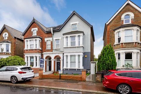 2 bedroom flat for sale, Park Avenue, London N22