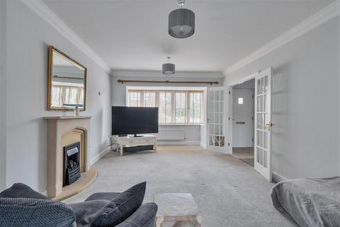 4 bedroom house for sale, Heath Mews, Ripley, Woking