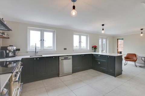 5 bedroom detached house for sale, Braintree Road, Felsted, CM6