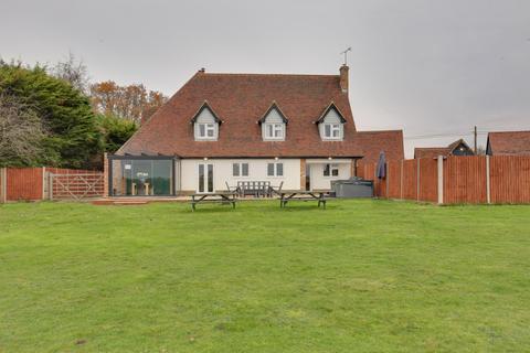 Silverleys Braintree Road, Felsted, Dunmow, CM6 3JZ