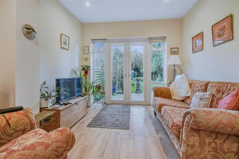 5 bedroom semi-detached house for sale, Lycett Road, Dringhouses