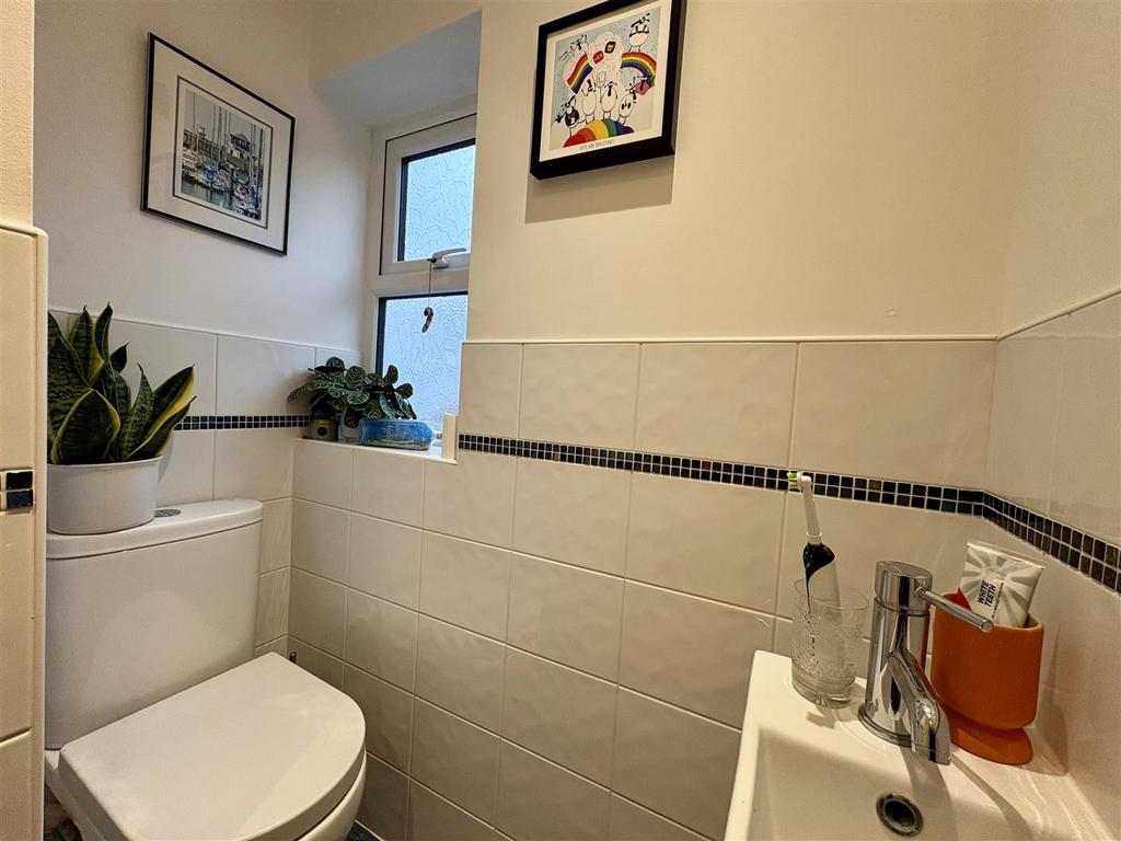 Downstairs loo.jpeg