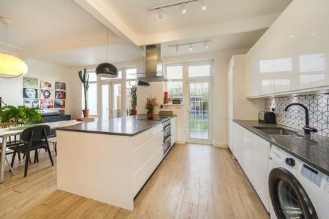 4 bedroom house for sale, Green Lane, London SW16