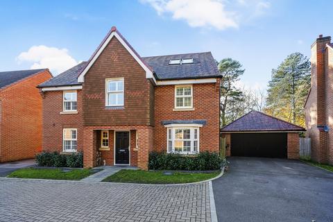 6 bedroom detached house for sale, Agincourt Drive, Sarisbury Green, Southampton, Hampshire, SO31