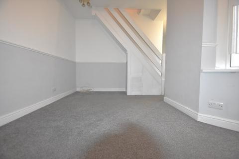 3 bedroom terraced house to rent, Nelson Avenue, Hampshire PO2