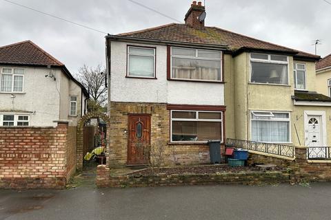 3 bedroom semi-detached house to rent, Hounslow Gardens, Hounslow, TW3