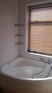 3 bedroom semi-detached house to rent, Hounslow Gardens, Hounslow, TW3