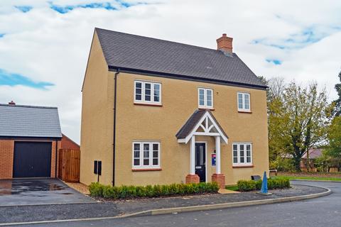 3 bedroom detached house to rent, Cartmel Close, Towcester, NN12