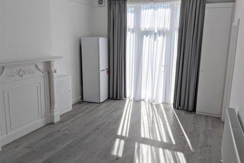 1 bedroom flat to rent, Granville Road, London, N12