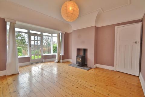 3 bedroom semi-detached house to rent, Bracken Edge, Leeds LS8