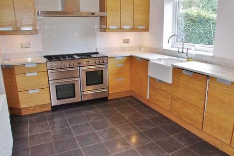 3 bedroom semi-detached house to rent, Bracken Edge, Leeds LS8