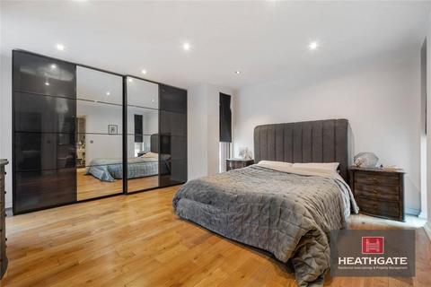 3 bedroom flat for sale, Iverson Road West Hampstead NW6