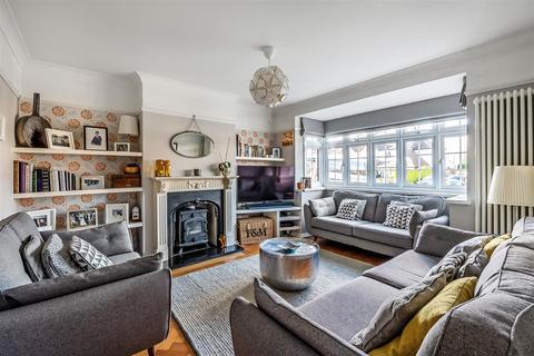 64 Ruden Way, Epsom, KT17 3LN