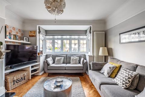 64 Ruden Way, Epsom, KT17 3LN