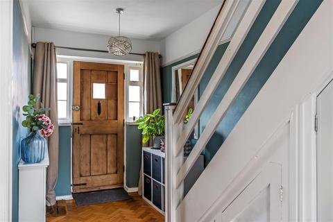 64 Ruden Way, Epsom, KT17 3LN