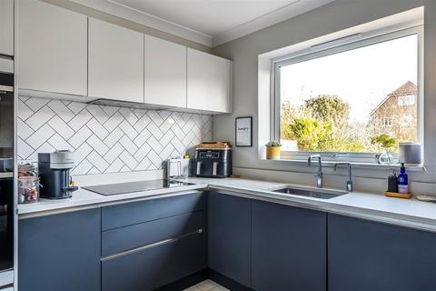 64 Ruden Way, Epsom, KT17 3LN
