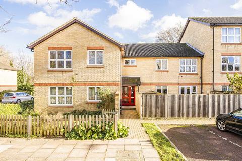 Ivybridge Close, Twickenham TW1