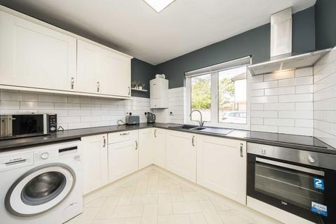 1 bedroom flat for sale, Ivybridge Close, Twickenham TW1