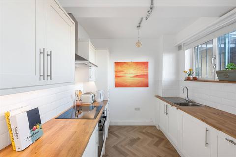 2 bedroom apartment to rent, Mile End Road, London, E1