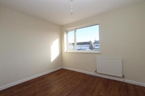 3 bedroom terraced house to rent, Sterling Road, Queenborough