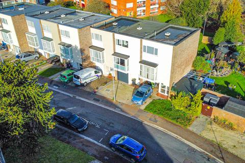 3 bedroom terraced house for sale, Chepstow Avenue, Bridgwater, Somerset, TA6 6BS