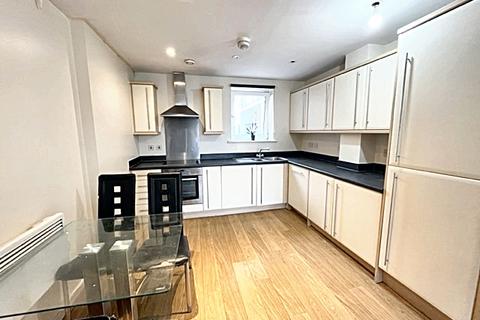 2 bedroom flat to rent, Grays Place, Slough SL2