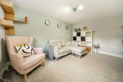 1 bedroom flat for sale, Chatsworth Road, London NW2