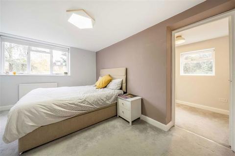 1 bedroom flat for sale, Chatsworth Road, London NW2