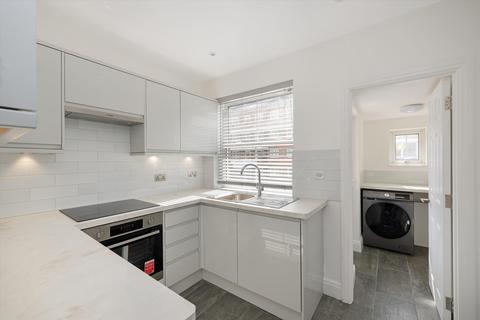 2 bedroom flat to rent, St John's Wood High Street, London, NW8