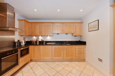 2 bedroom flat for sale, Victoria House, London EC4Y