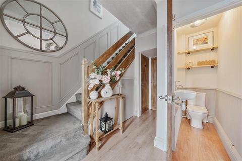 37 Cleviston Park, Llangennech, Llanelli, SA14 9UW