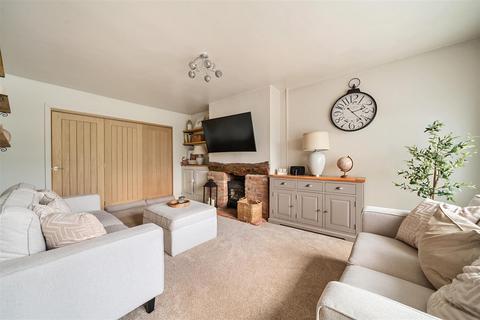 37 Cleviston Park, Llangennech, Llanelli, SA14 9UW