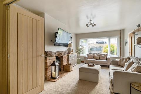 37 Cleviston Park, Llangennech, Llanelli, SA14 9UW