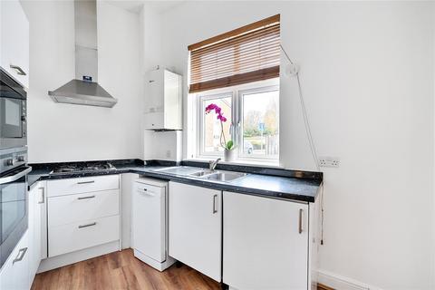 2 bedroom flat for sale, Queens Road, Hersham, Walton-on-Thames, KT12