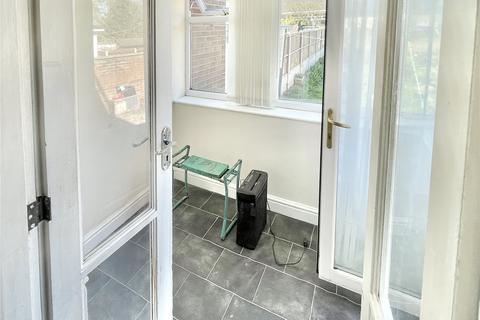 3 bedroom semi-detached house for sale, Lundhill Road, Barnsley S73